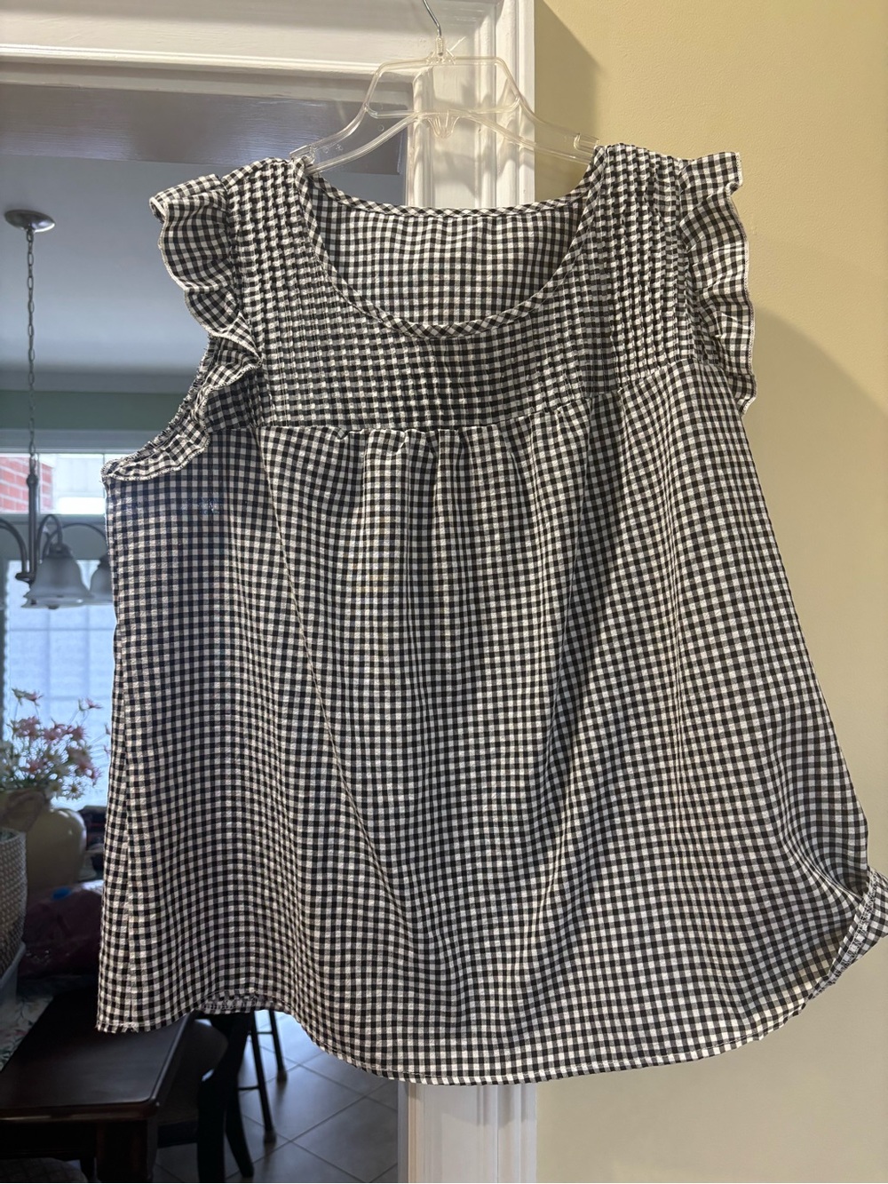 SHEIN Black and White Gingham Sleeveless Top